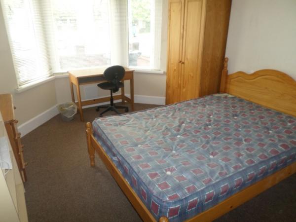 Shared Student House to Let - 5 double bedrooms, 2 bathrooms3 Whitchurch Rd, Cathays, Cardiff, CF14 3JL
