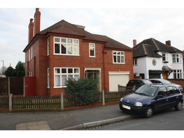 STUDENT SHARED HOUSE | 5 Bedrooms - Available 1st September 2014 - Thornhill Road, Derby5 Thornhill Road, Derby, DE22 3LX