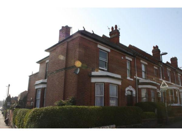 STUDENT SHARED HOUSE | 5 Bedrooms - Available 1st September 2014 - Stonehill Road, Derby66 Stonehill Road, Derby, DE23 6TJ