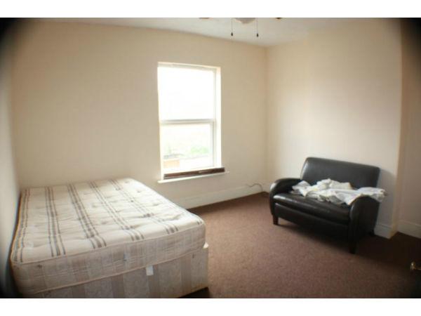 STUDENT SHARED HOUSE | 3 Bedrooms - Available September 2014 - Ridding Street, Derby2 Riddings Street, Derby, DE22 3US