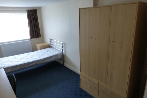 5 Bedroom Fully Furnished House36 Kemsing Gardens, Canterbury, KENT, Canterbury, CT2 7RF