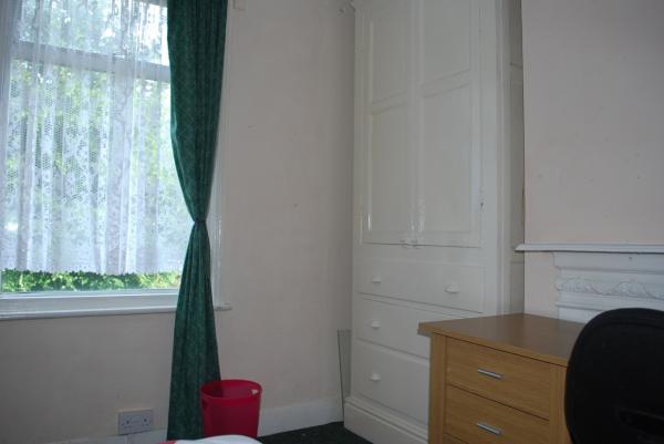 3 bed period terrace house in central Canterbury12 Clyde Street, Canterbury, CT1 1NA