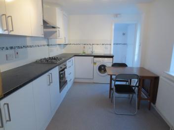 Immaculate 4 Bed Student House Park Rd West17 Park Road West, Bedford, MK41 7SB